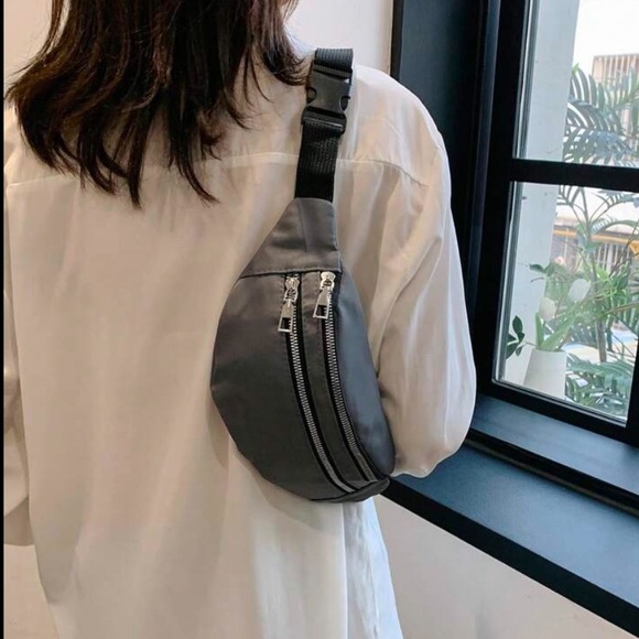 💙Women’s Gray Double Front Pockets Adjustable Strap Release Buckle Fanny Pack - Picture 2 of 8